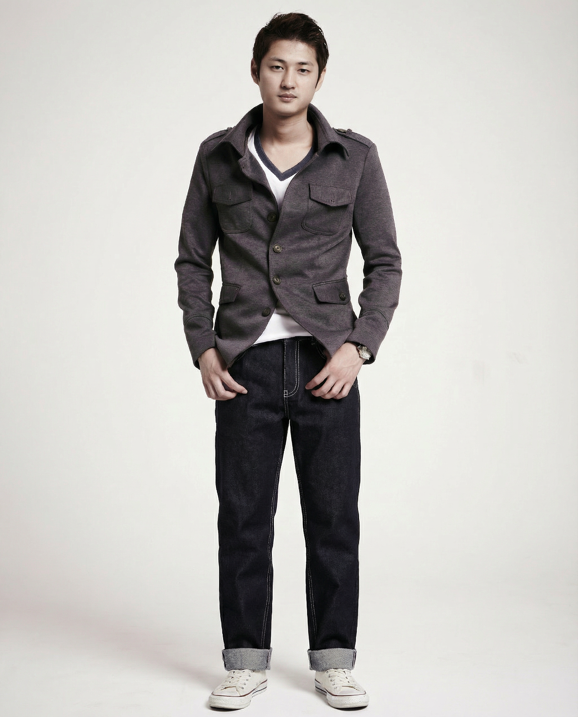 Contrast White & Blue